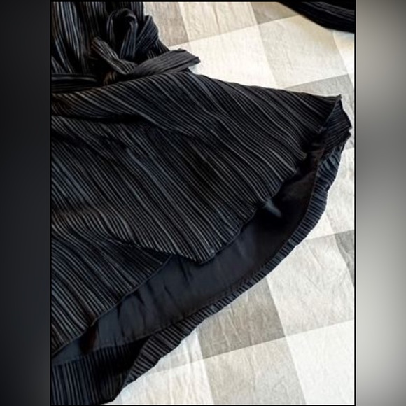 Abercrombie & Fitch, A&F, Black, Satin, Pleated, Long-Sleeve, Mini Dress - Picture 4 of 4